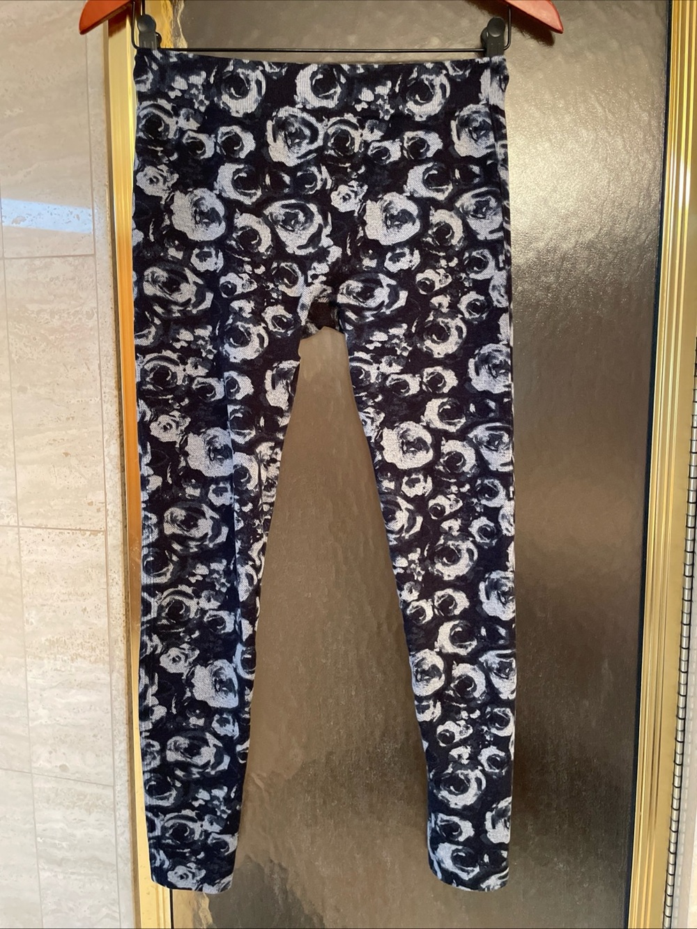 Unbranded Womens Leggings Black Rose Flower Pattern Soft Warm Stretch Size Small